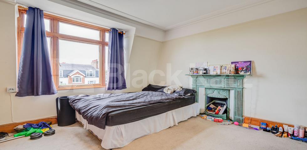 Fantastic two bed set within a private mansion block in Maida Vale  Widley Road, MAIDA VALE